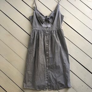 Front knot dress